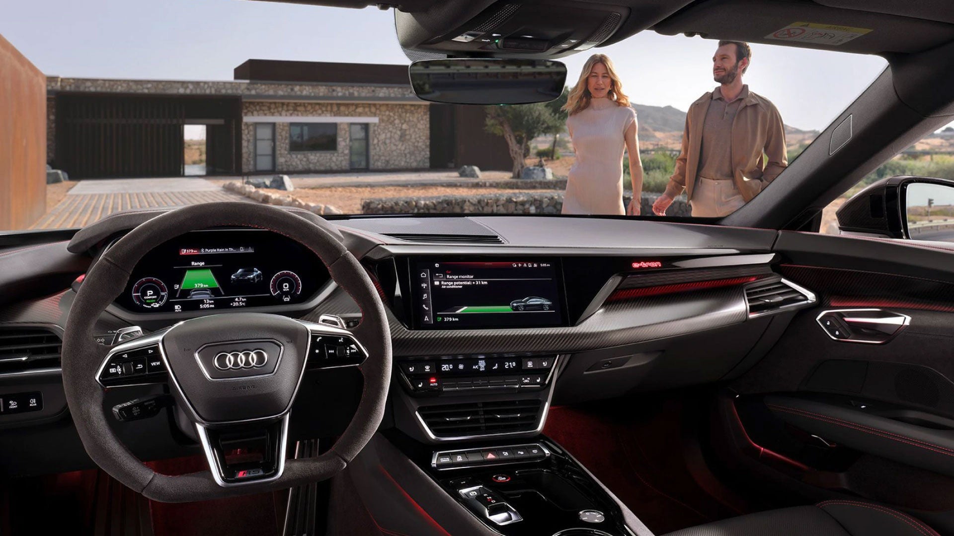 Les écrans d’une Audi montrent digital services.