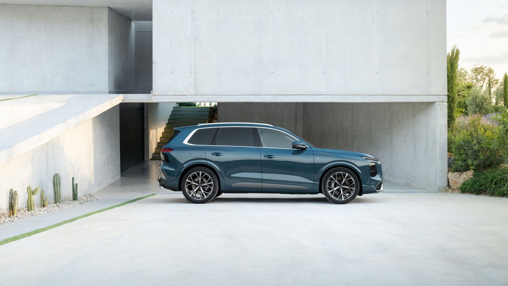 The new Q7 parked outside a home