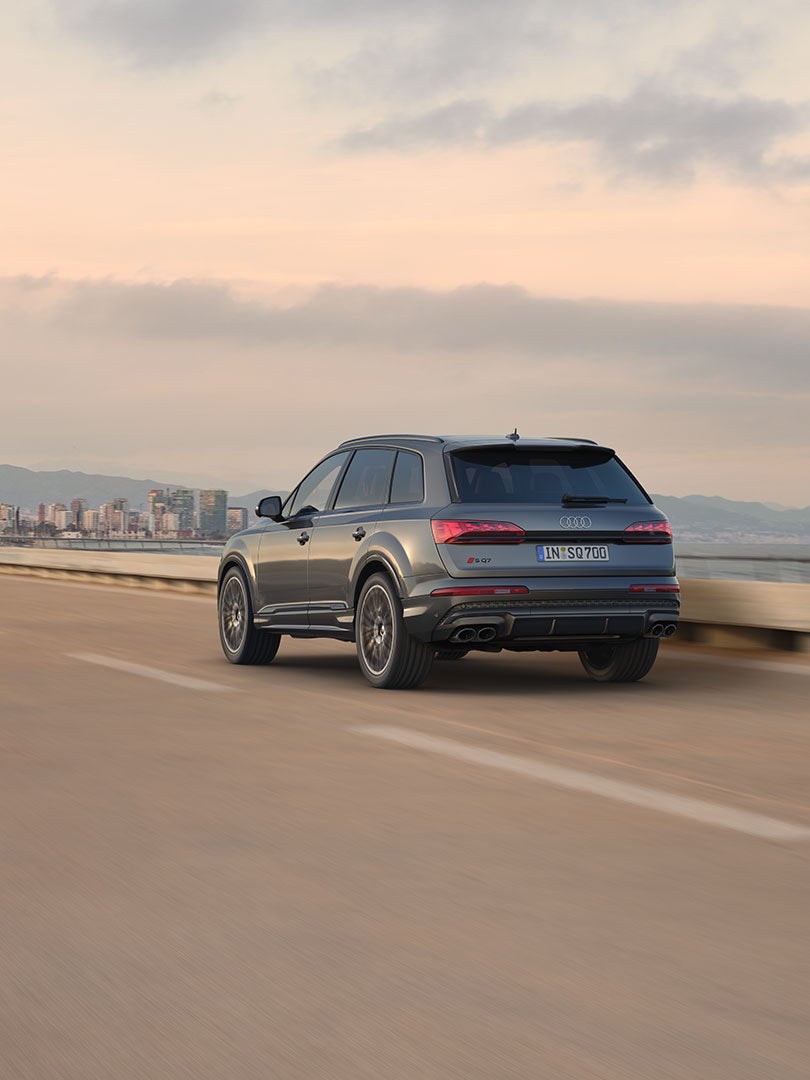 4k Rsq7 New Audi SQ7 | Audi SUV | Explore Model | Audi Saudi Arabia