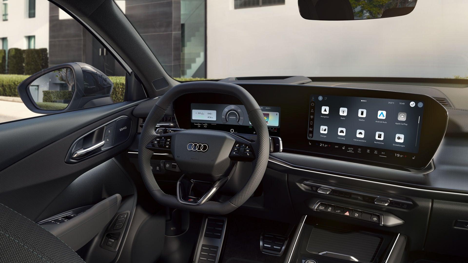 Das Cockpit des Q3 SUV e-hybrid mit Fokus auf die Fahrerarmatur und das Panoramadisplay.