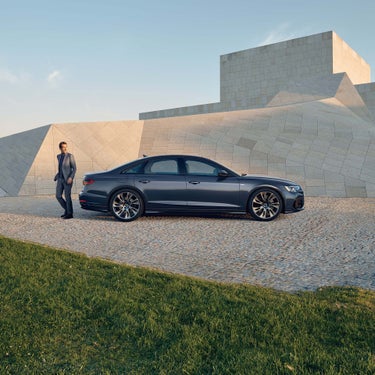 長いホイールベースと大型のリヤドア