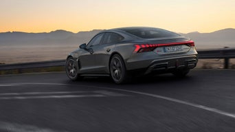 Foto de las medidas del Audi RS e-tron GT. 