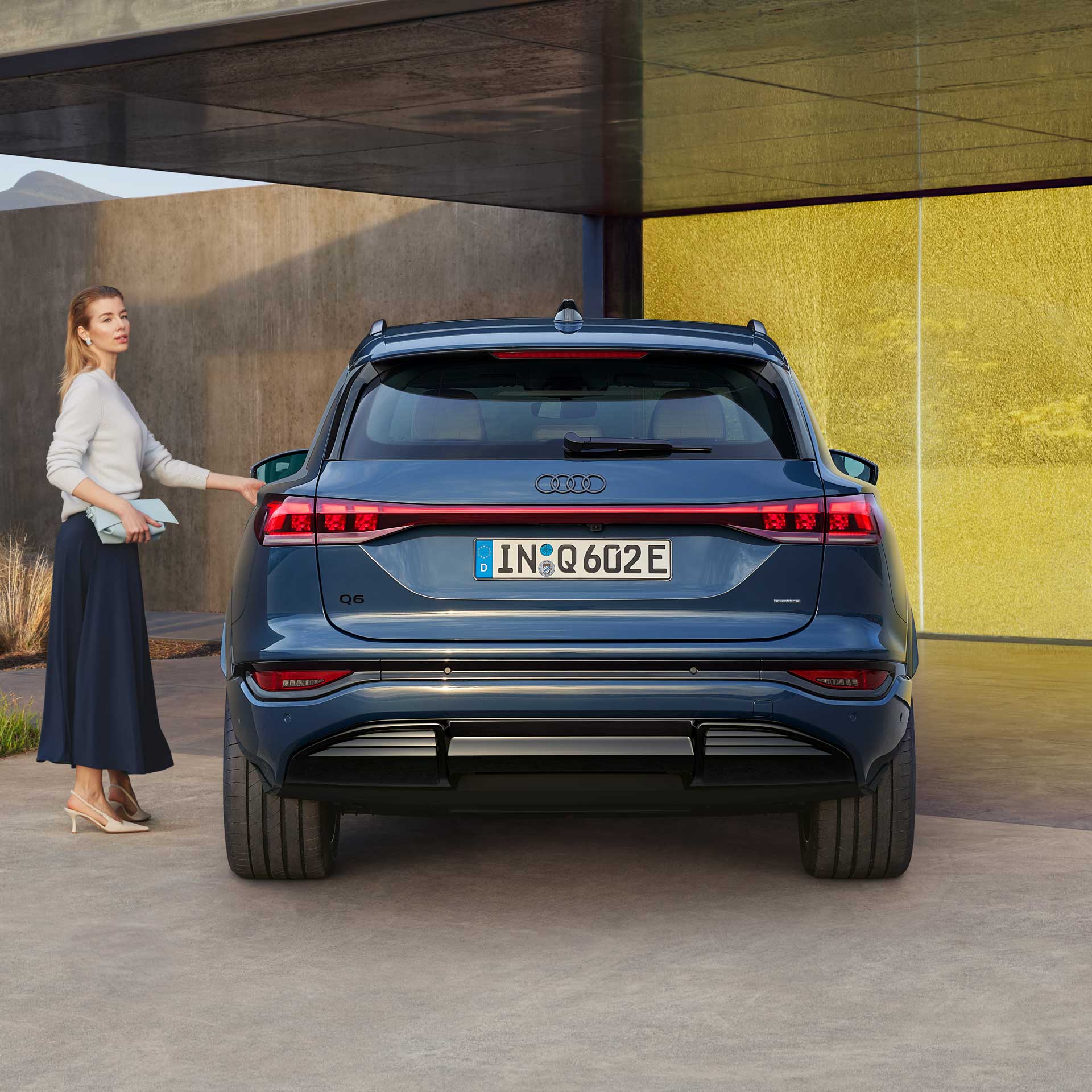 Audi Q6 e-tron sedd bakifrån