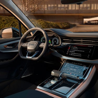 Audi Q7 SUV TFSI e interior