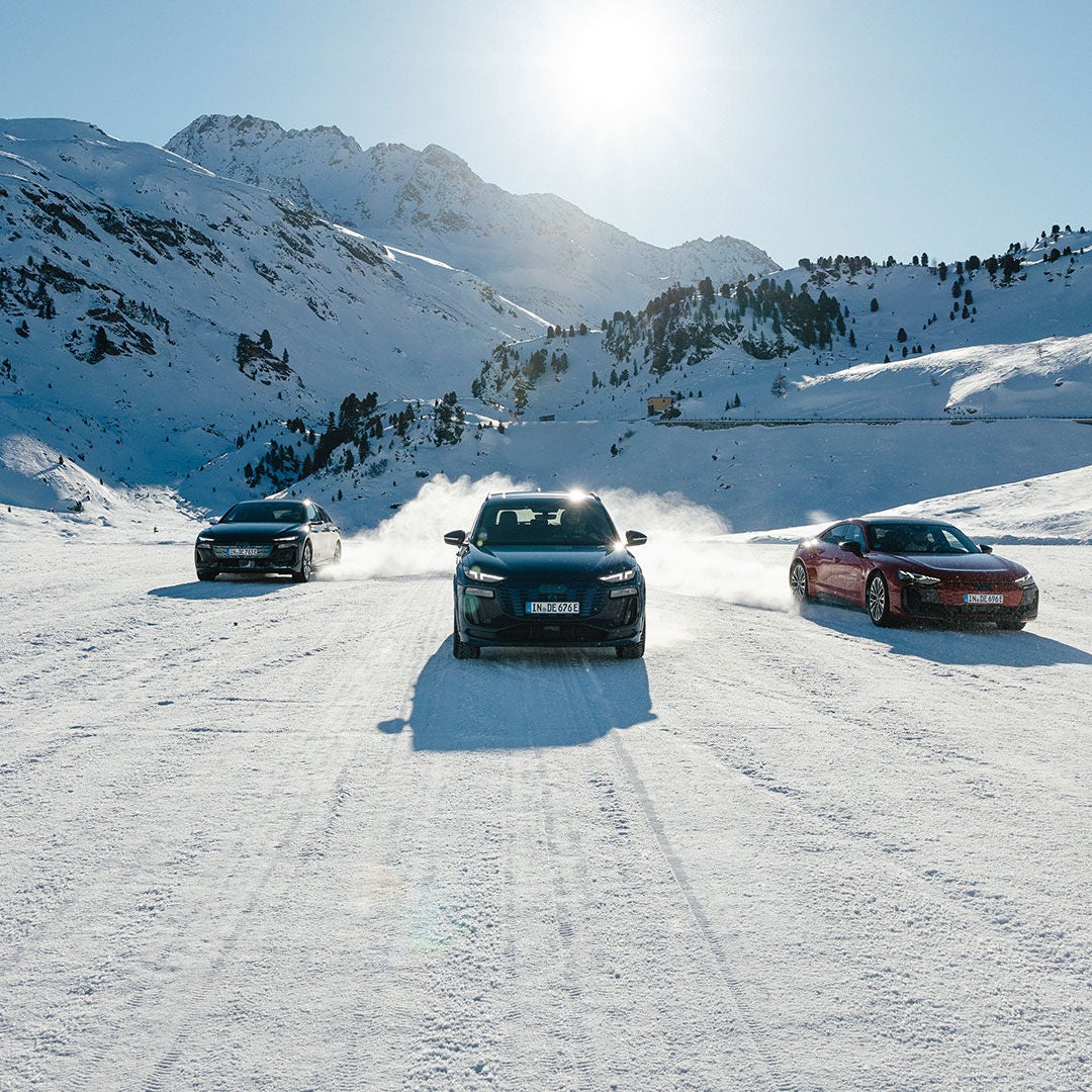 Audi Ice Experience mit dem Audi SQ6 SUV e-tron, dem Audi S6 Avant e-tron und dem Audi RS e-tron GT performance