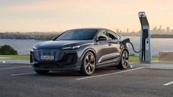 Audi Q6 Sportback e-tron an einer Ladesäule