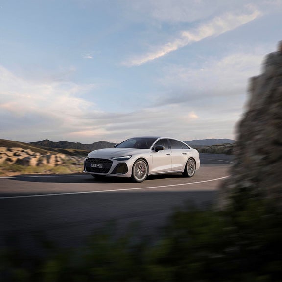 Foto de un coche híbrido enchufable de Audi.