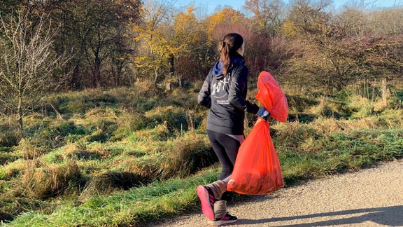 Läufer_innen und Sammler_innen: Die Plogger_innen befreien beliebte Laufstrecken von Müll. 