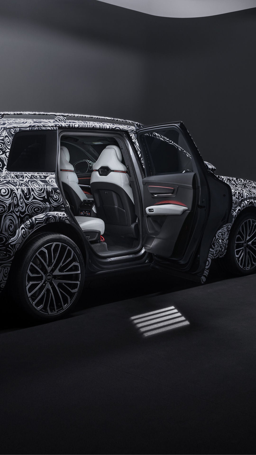 A first look inside the new Audi Q9