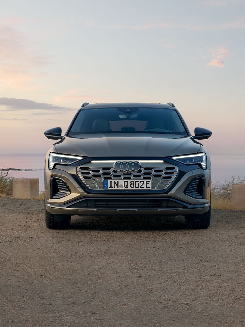 Audi Q8 e-tron > アウディジャパン