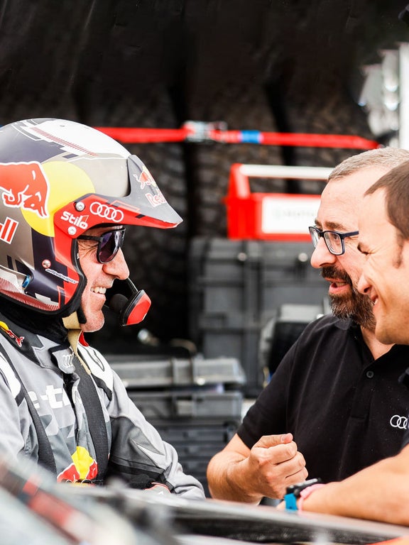 Arnau Niubó in gesprek met Stéphane Peterhansel.