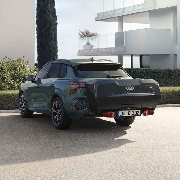 Audi Q3 SUV AOZ rear box.