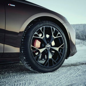 Foto de la seguridad y fiabilidad de las llantas Audi.