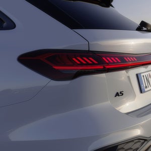 Foto de la tecnología de iluminación del Audi A5 Avant e-hybrid híbrido enchufable. 