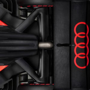 Audi R26 Conceptのリアアクスルに焦点を当てた真上からの画像。
