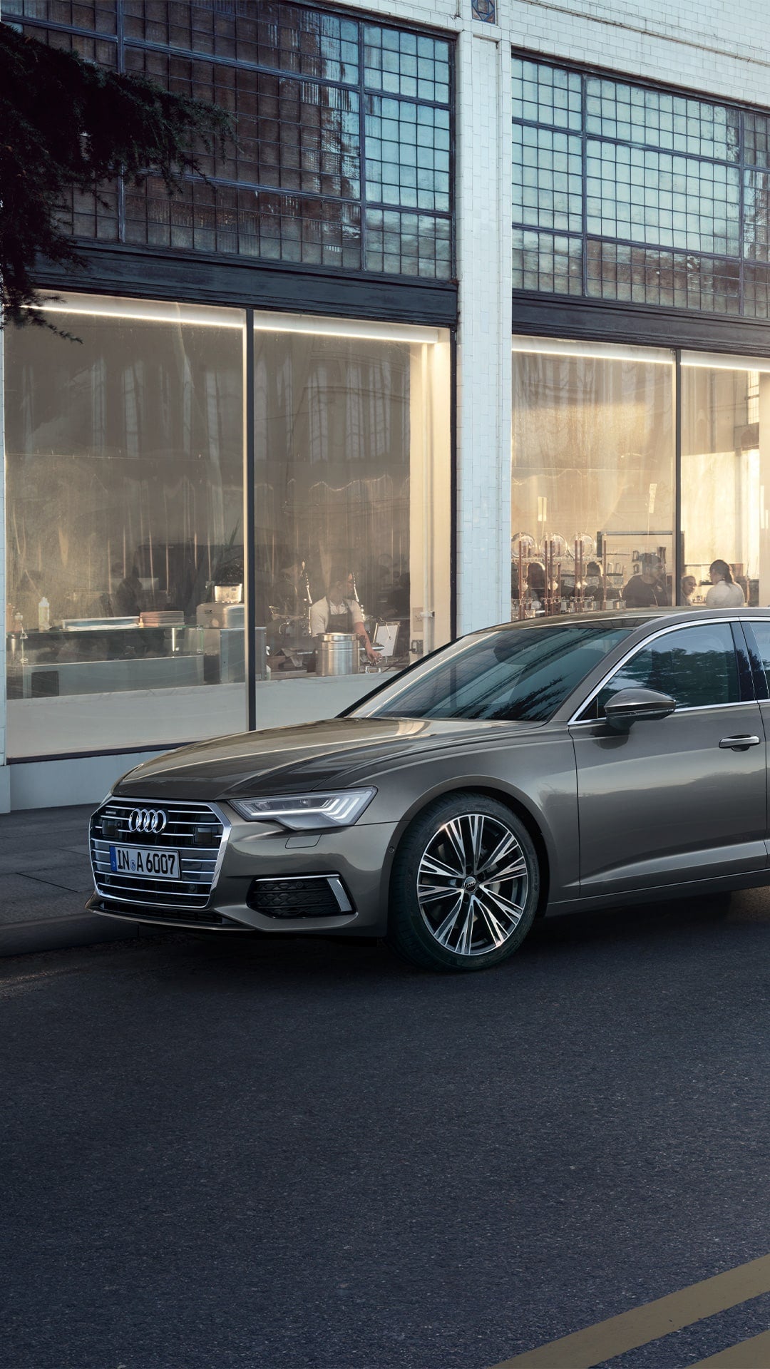 Front view Audi A6 Limousine