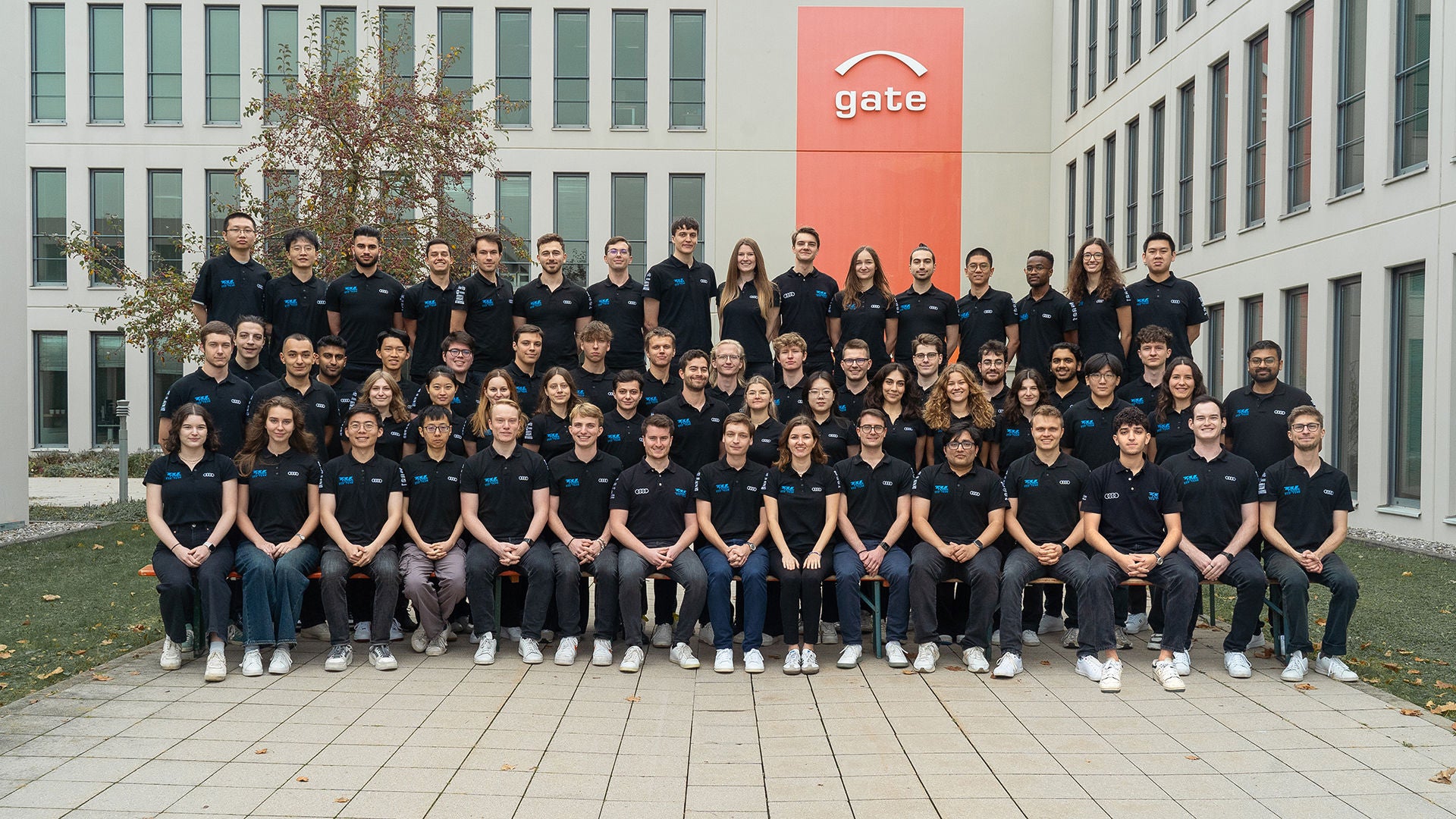 Gruppenfoto des Audi Teams der Bridgestone World Solar Challenge