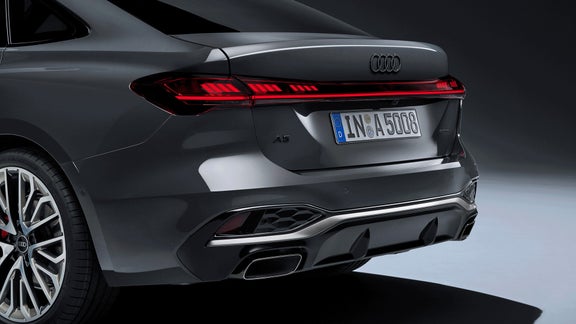 Foto de los elementos de control exterior de mantenimiento de vehículos Mild hybrid de Audi. 