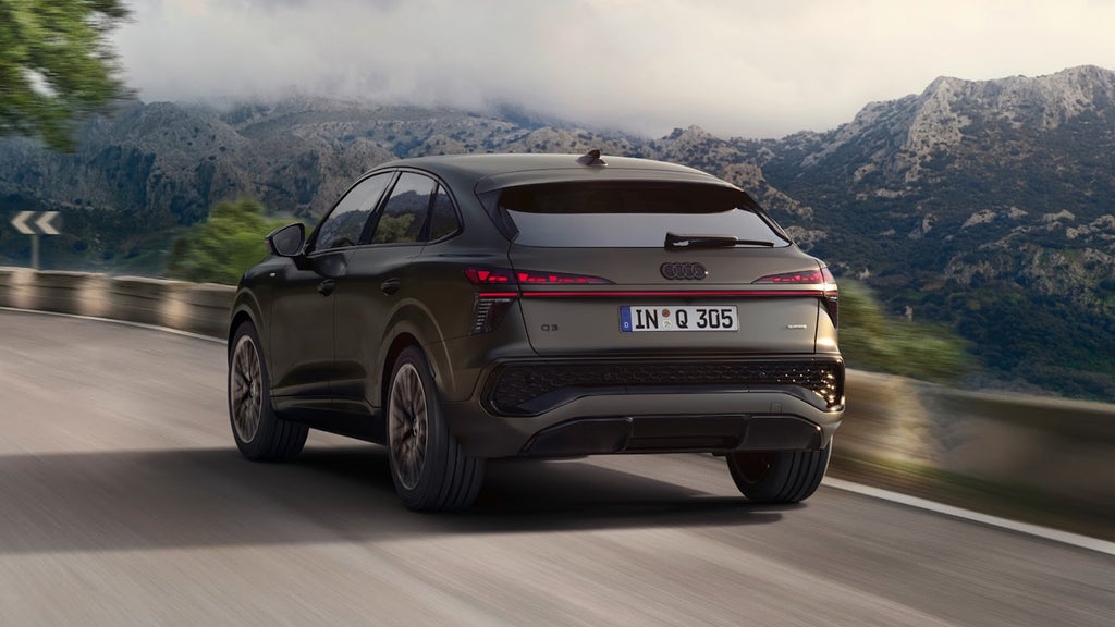 Dark Q3 Sportback on the move