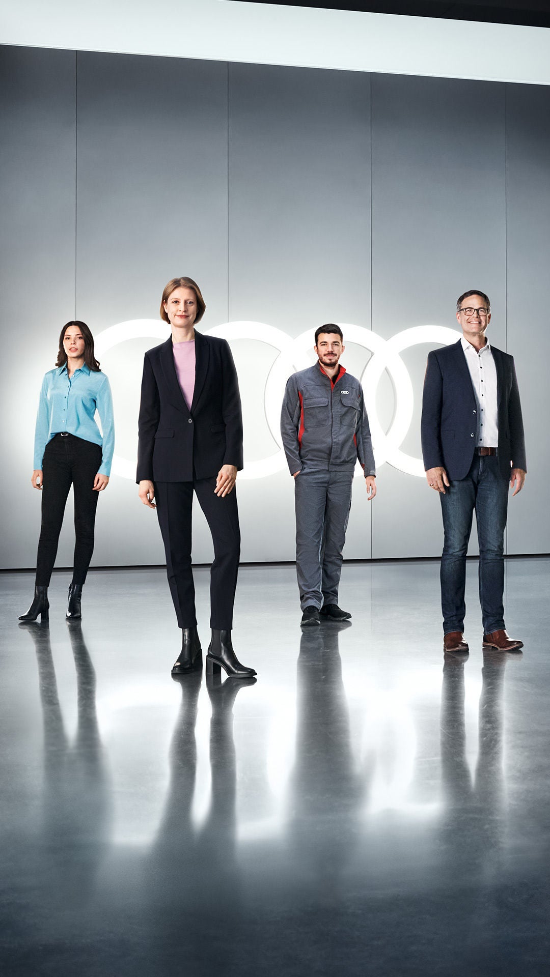 Gruppenfoto vor den Rings of Reassurance