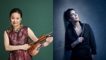 Zwei Frauen in Porträts nebeneinander: links mit Geige vor grünem Hintergrund, rechts mit Taktstock vor Betonwand.