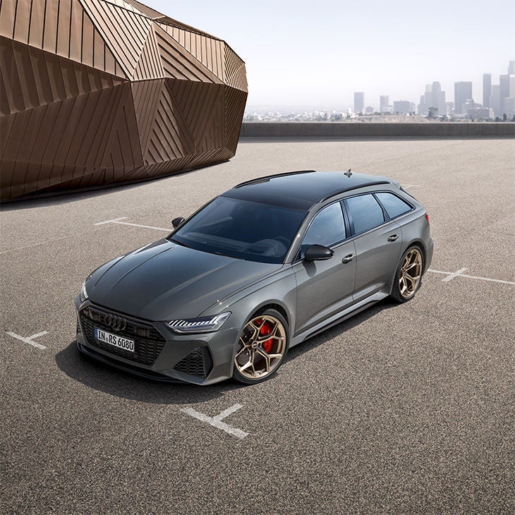 Foto del control visual de las revisiones de mantenimiento Audi. 