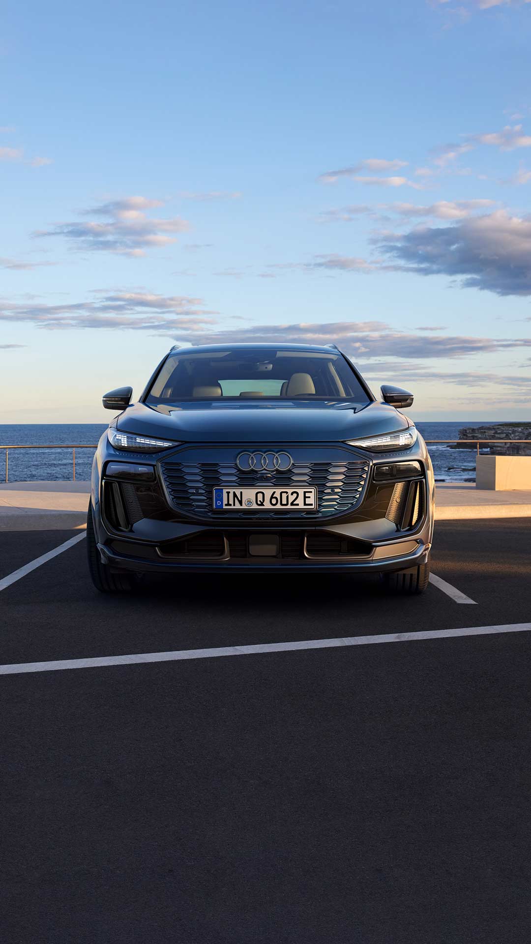 Audi Q6 SUV e-tron sivulta