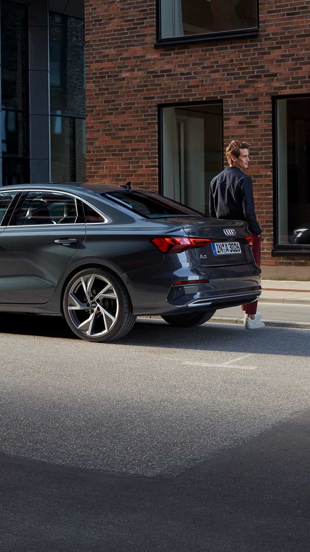 Frontal side view Audi e-tron S Sportback