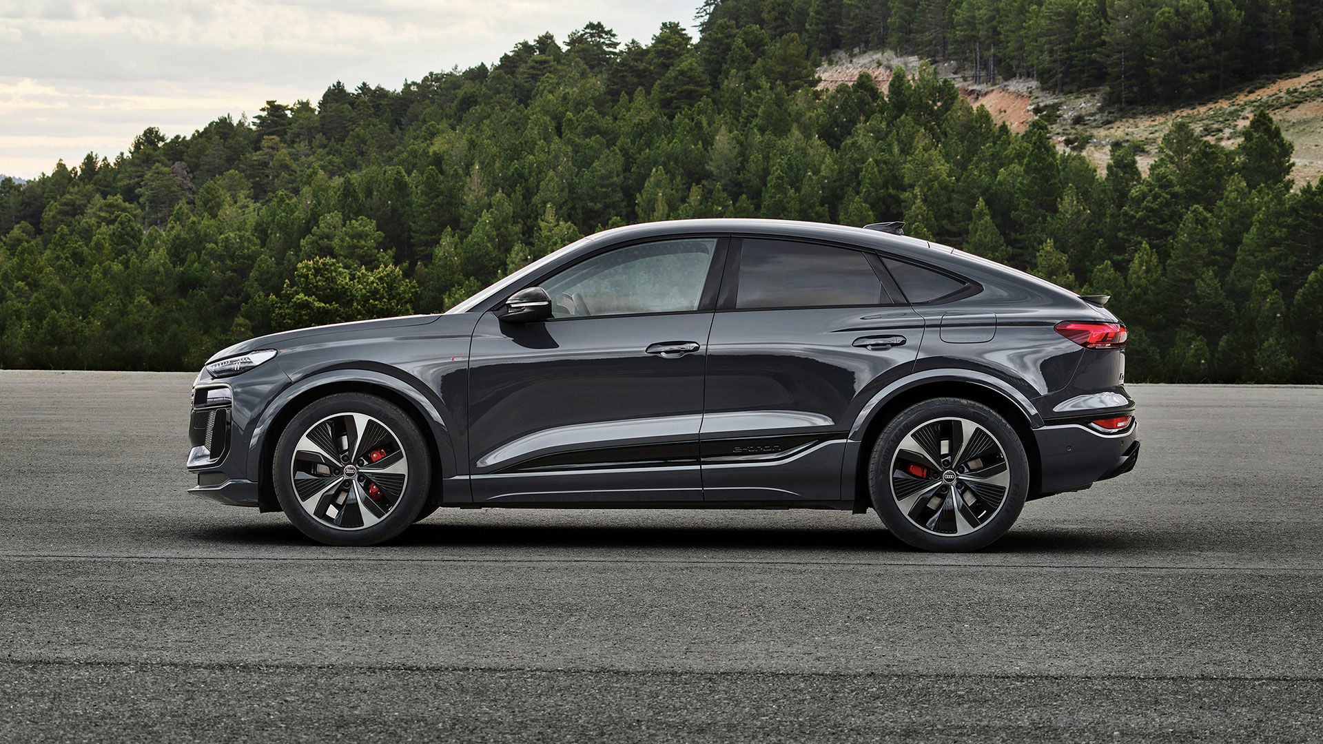 Foto de un Audi Q6 Sportback e-tron