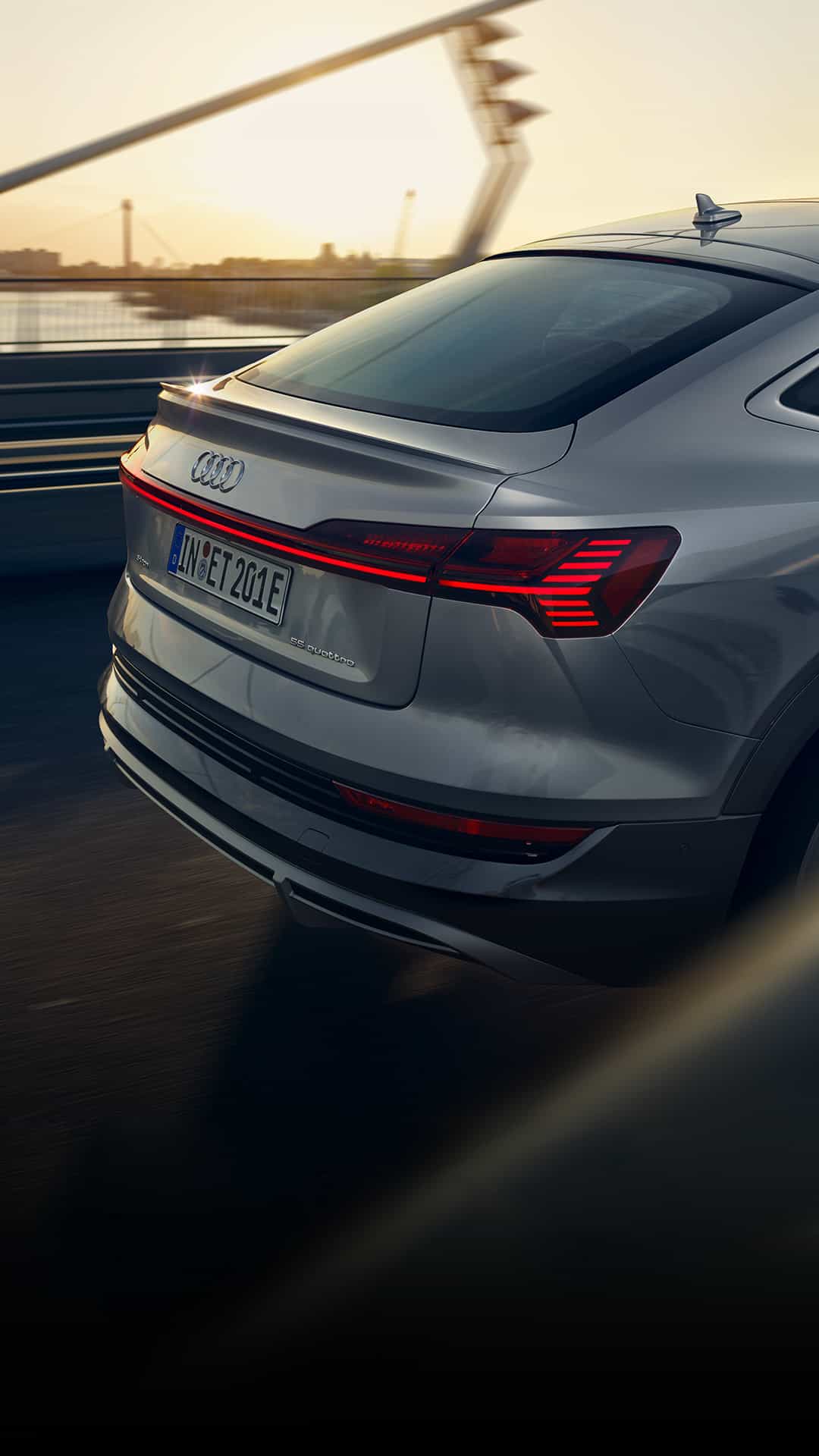 Frontal side view Audi e-tron S Sportback