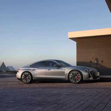 エアロダイナミクスを体現する流麗なフォルム