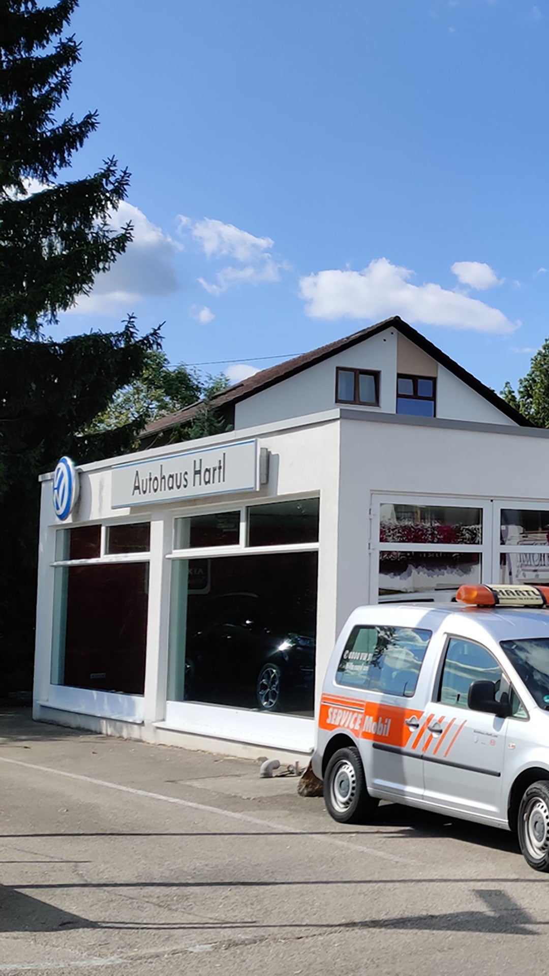 Außenansicht Autohaus Hartl GmbH