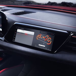 Focus on the passenger display with the Audi driving experience app.