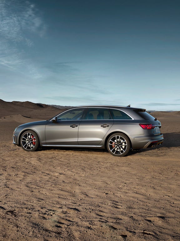 Side view Audi S4 Avant