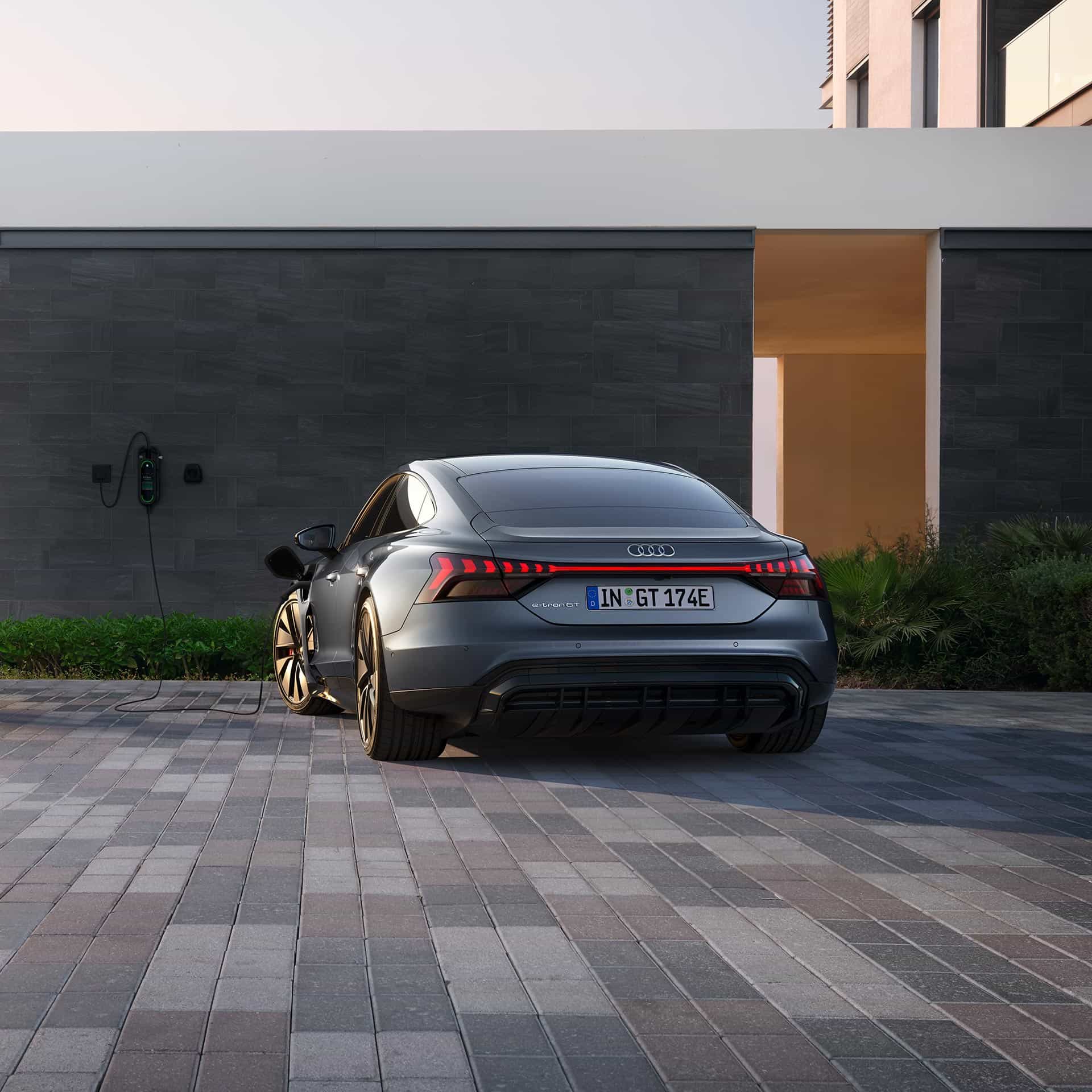 Audi e-tron GT: Explore Luxury Electric Interior & Price | Audi India