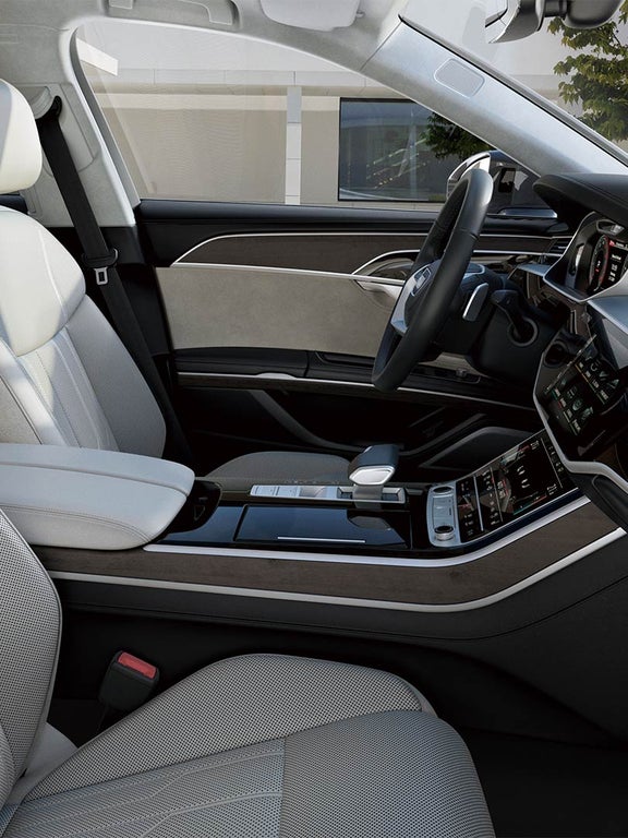 優れた素材をていねいに仕立てた高品位な室内空間