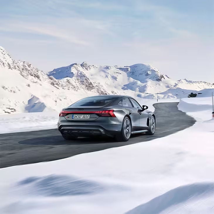 Foto sobre consejos de carga de una batería eléctrica de un Audi eléctrico o híbrido enchufable. 