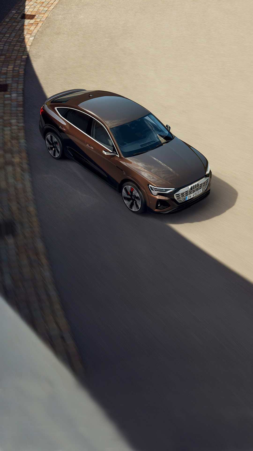 Side view Audi Q8 Sportback e-tron