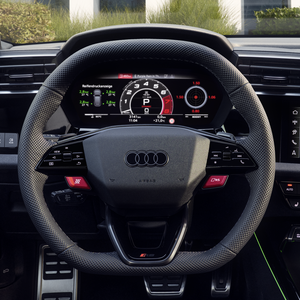 Nahaufnahme des abgeflachten Lenkrads des RS 3 Sportback.