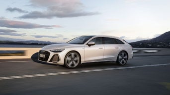 Foto de un modelo híbrido enchufable de Audi