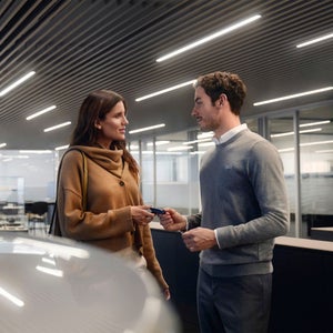 Foto del aviso en el móvil de que el vehículo Audi está listo para recoger.