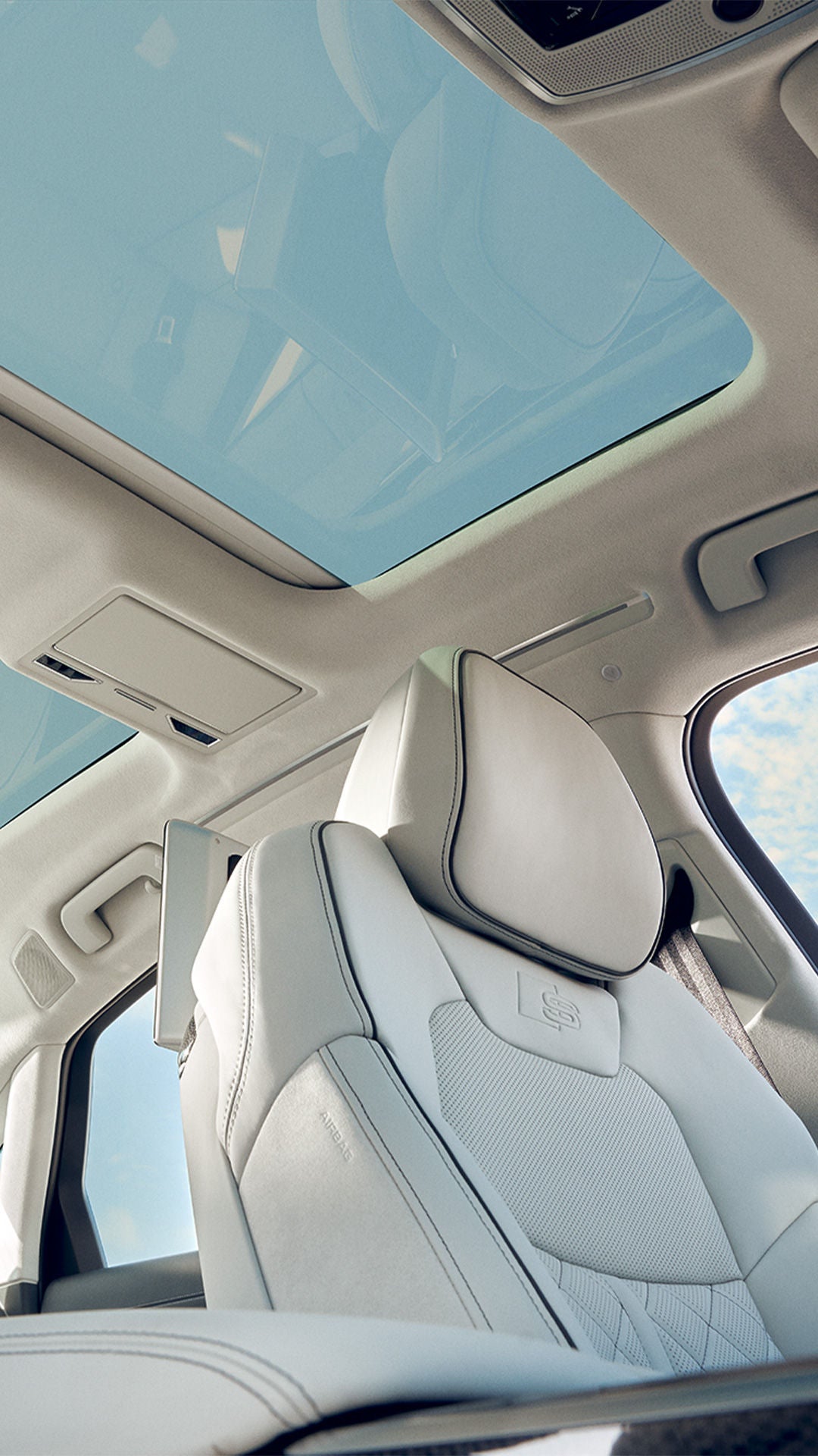 Audi S8 L interior view