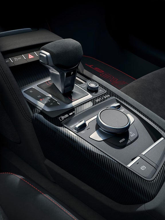  Vista de la cabina del Audi R8 GT.