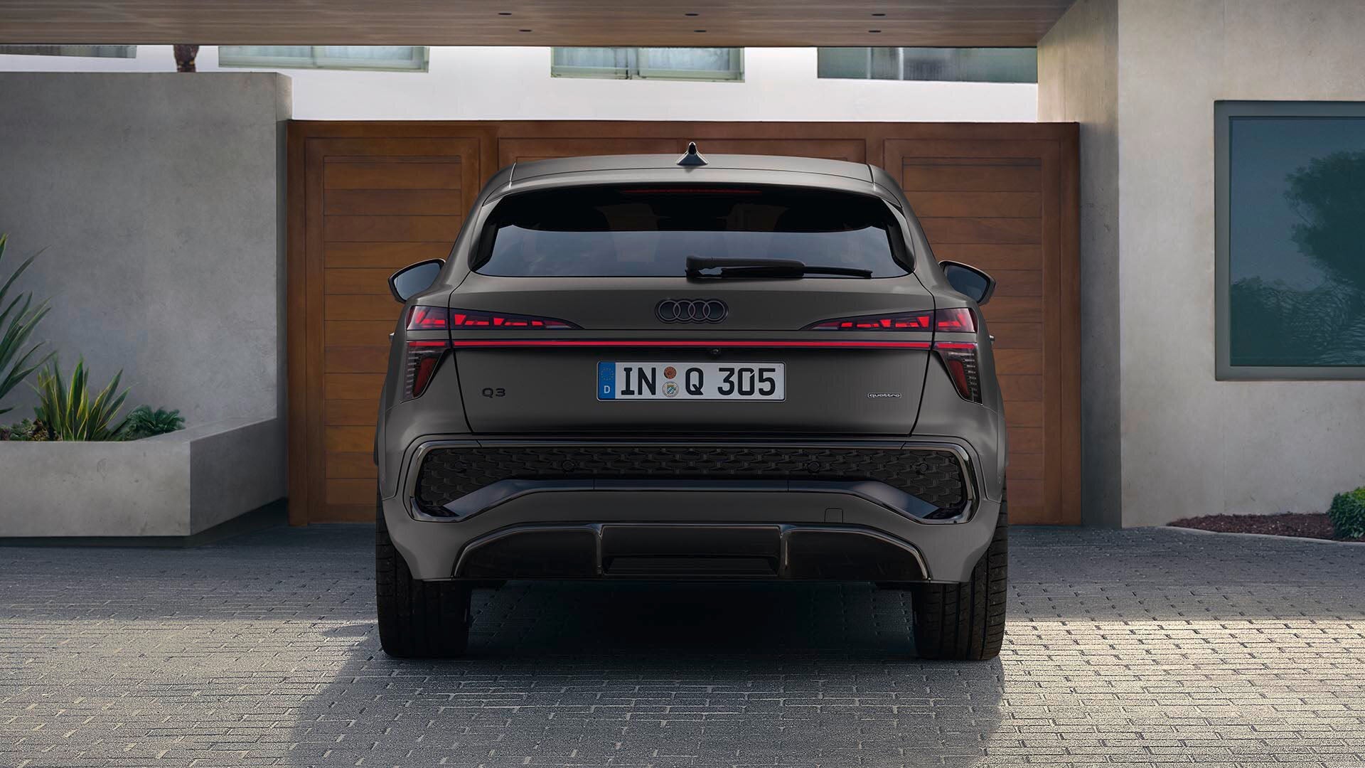 Side view Audi Q3 Sportback