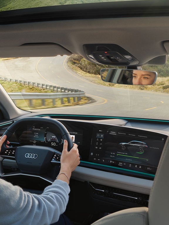 Ekran görünümü kokpit Audi Q6 SUV e-tron