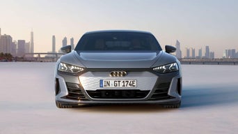 e-tron GT Anterior View Parked