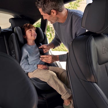 Foto de un asiento infantil Kidfix de los Accesorios Originales Audi. 