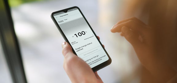 Smartphone zeigt die myAudi App