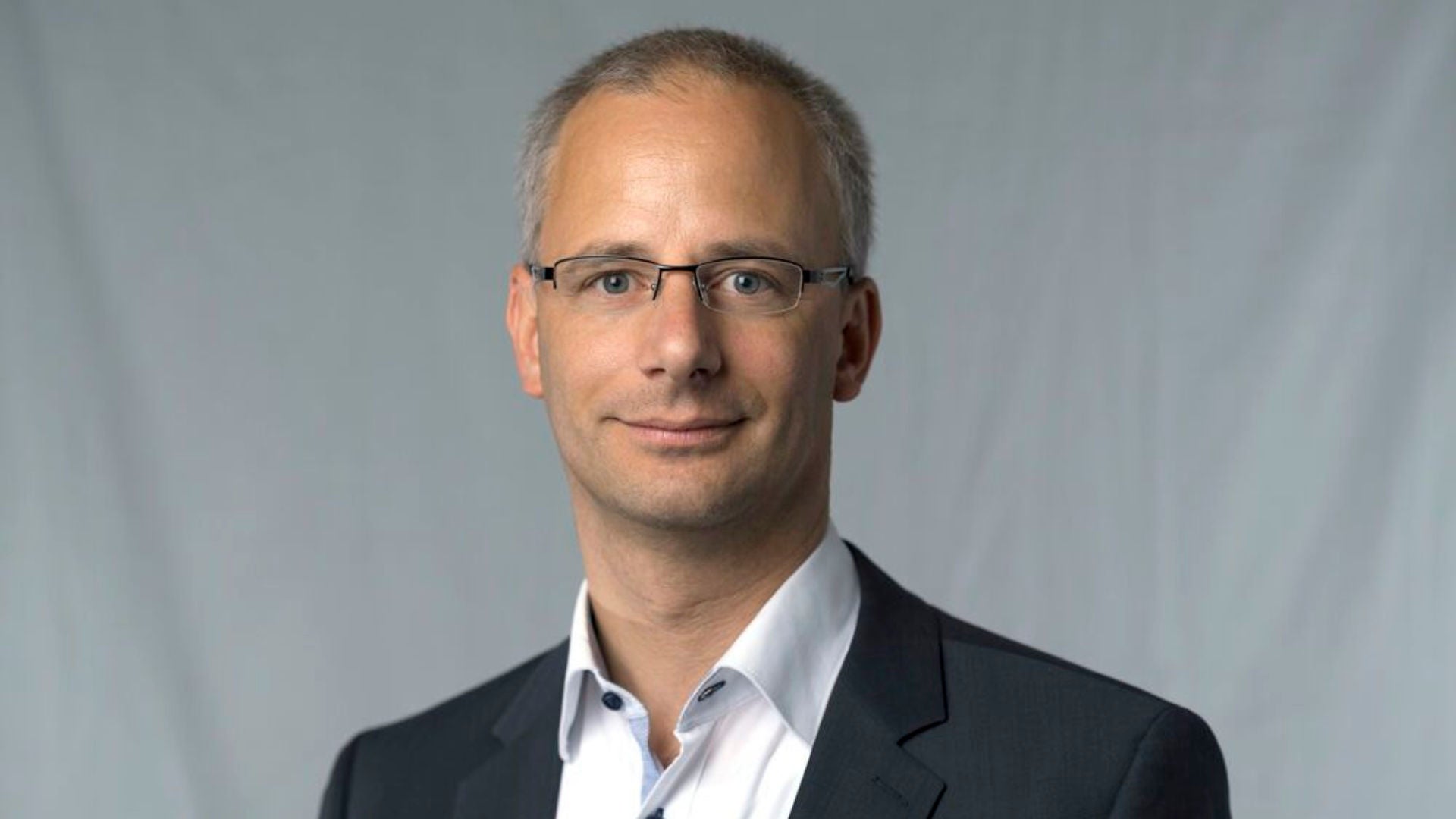 Portrait picture Henning Löser