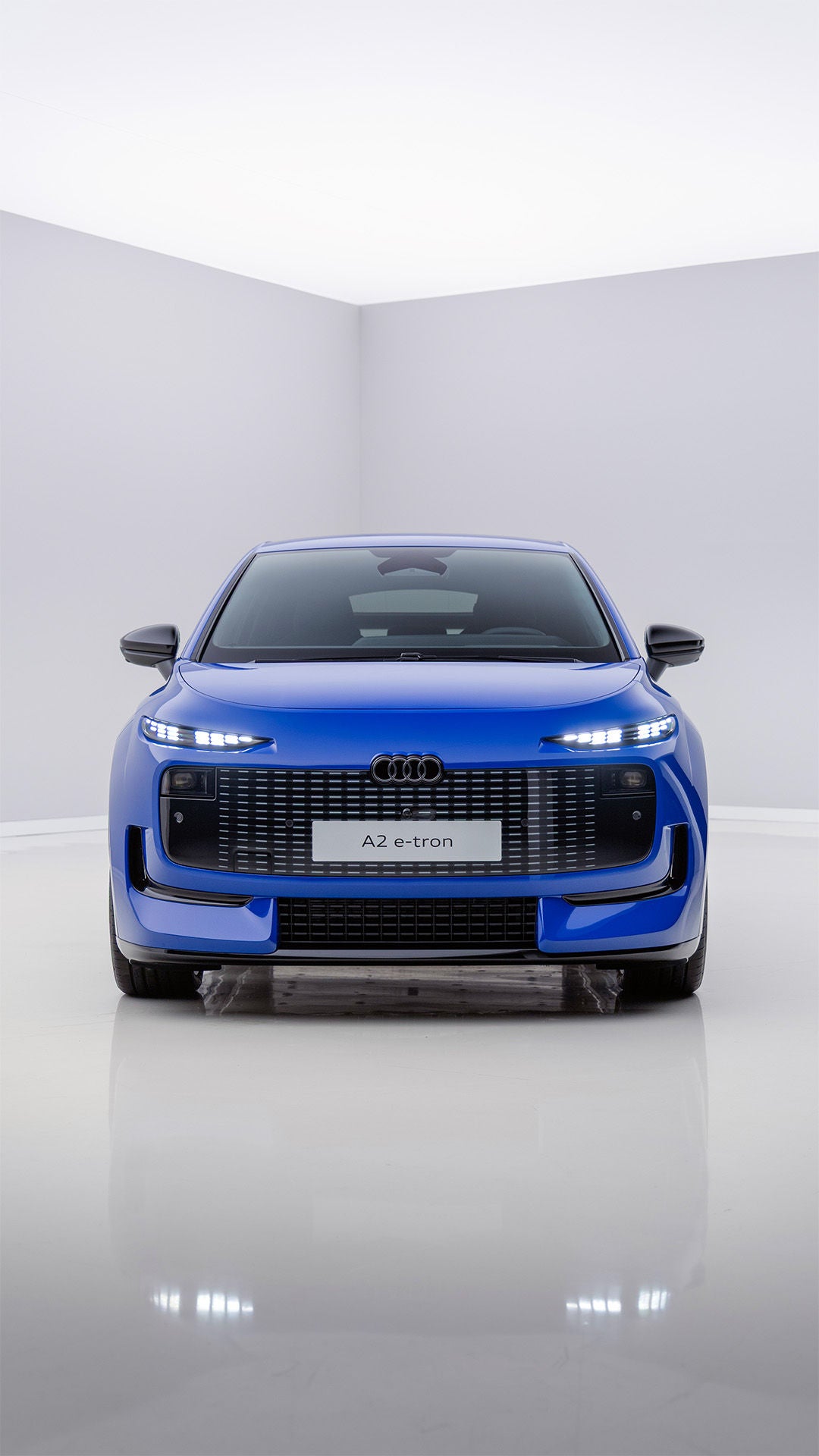Audi A2 e-tron Intens blå